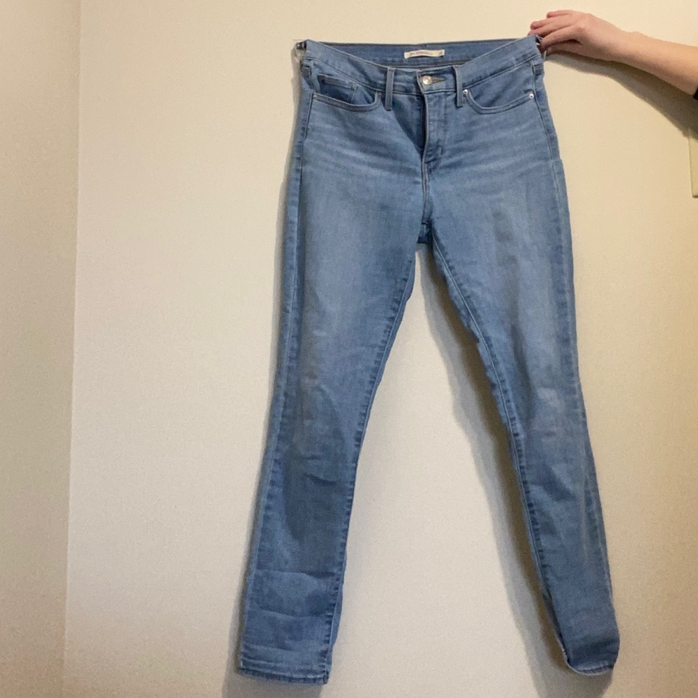 Size 28 Levi’s 311 (Shaping Skinny)